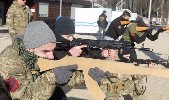 Ukraine: Far-right groups have been training citizens in Kiev in the event of a Russian invasion